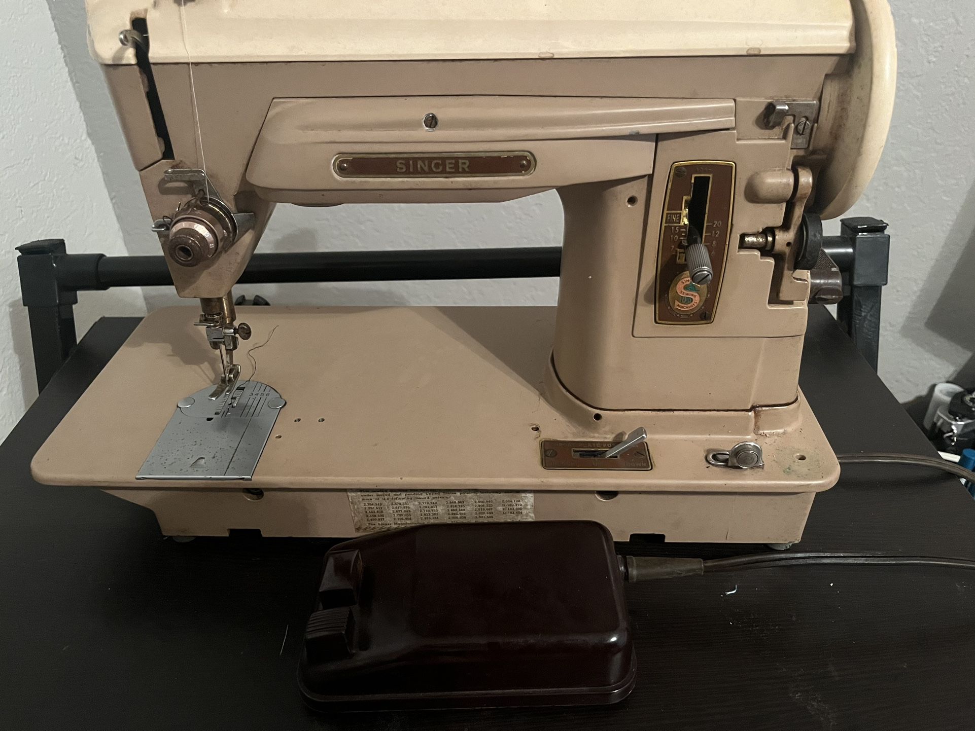 Singer 404 Sewing Machine
