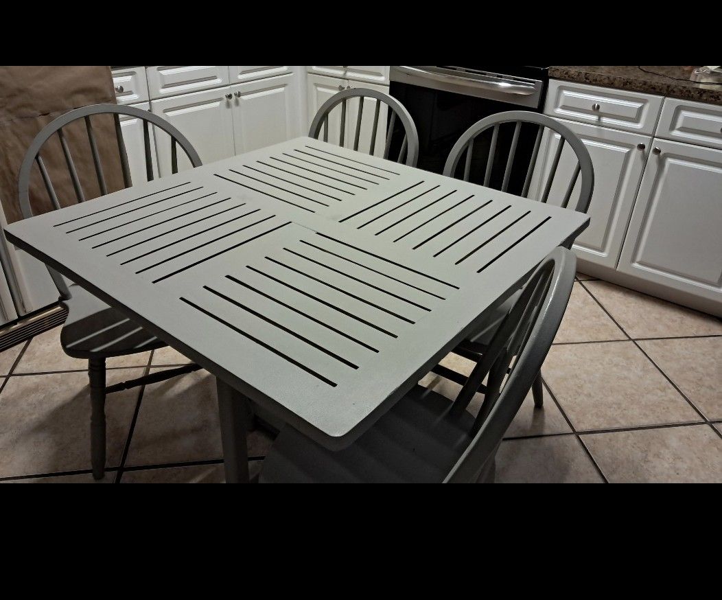 SQUARE SOLID TEAKWOOD TABLE &CHAIRS