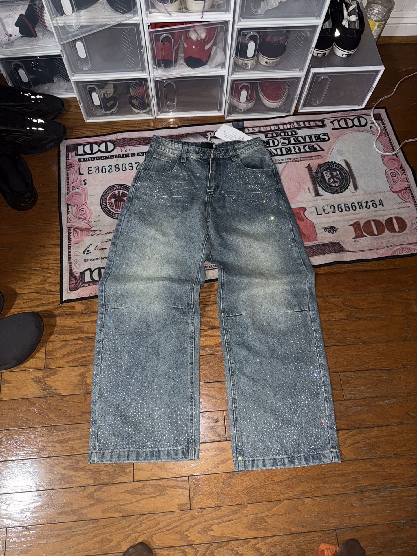  Galleria Heavy Crystal Denim – Blue Fade Size: 32 (Brand New w/ Tags)  Brand new pair of luxury-style crystal rhinestone denim from BaroqueGalleria —