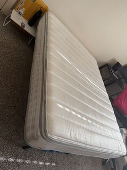 Queen bed mattress
