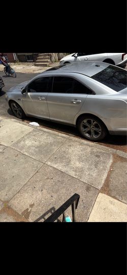 2011 Ford Taurus
