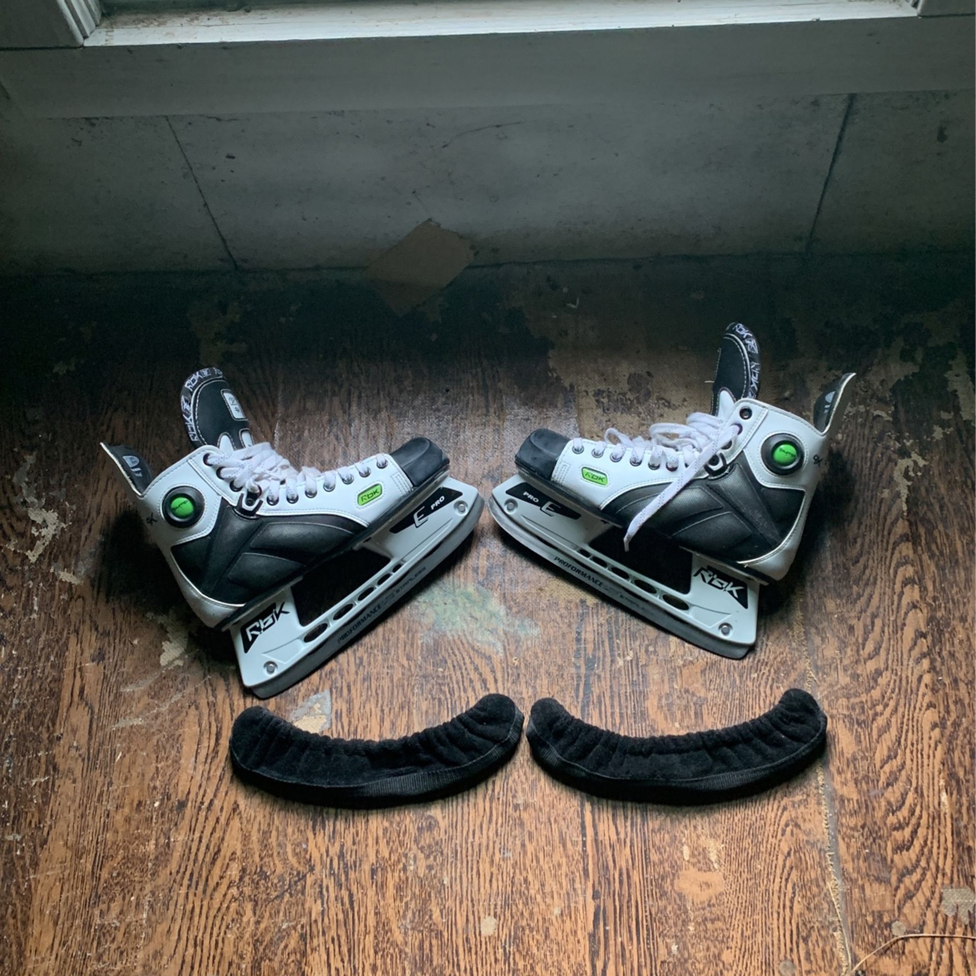 Reebok 9-K Pump. Hockey Skates