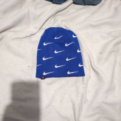 Blue Nike Benie 