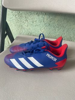 Soccer cleats