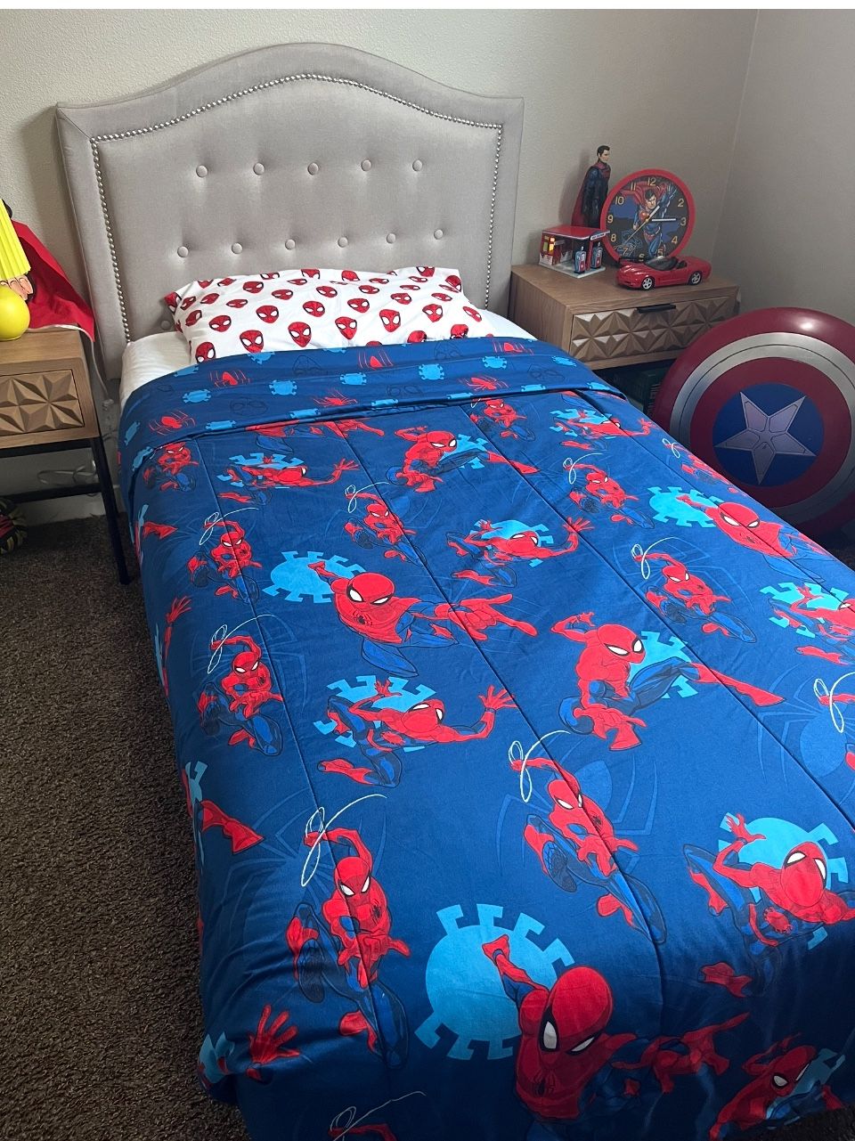 Twin size bed in new condition
