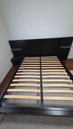 Queen bed set w headboard w shelving