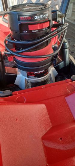 Like new craftsman 1 and 1/2 horse router with bits in case