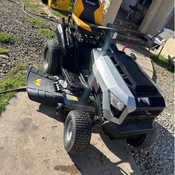 Murray MT100 42 in. 13.5 HP 500cc E1350 Series Briggs and Stratton Engine 6-Speed Manual Gas Riding