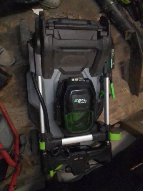 Battery Pack Lawn Mower