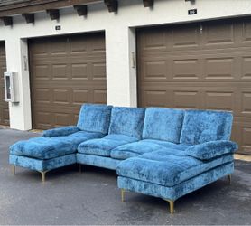 Couch/Sofa Sectional - Fabric - Delivery Available 🚛
