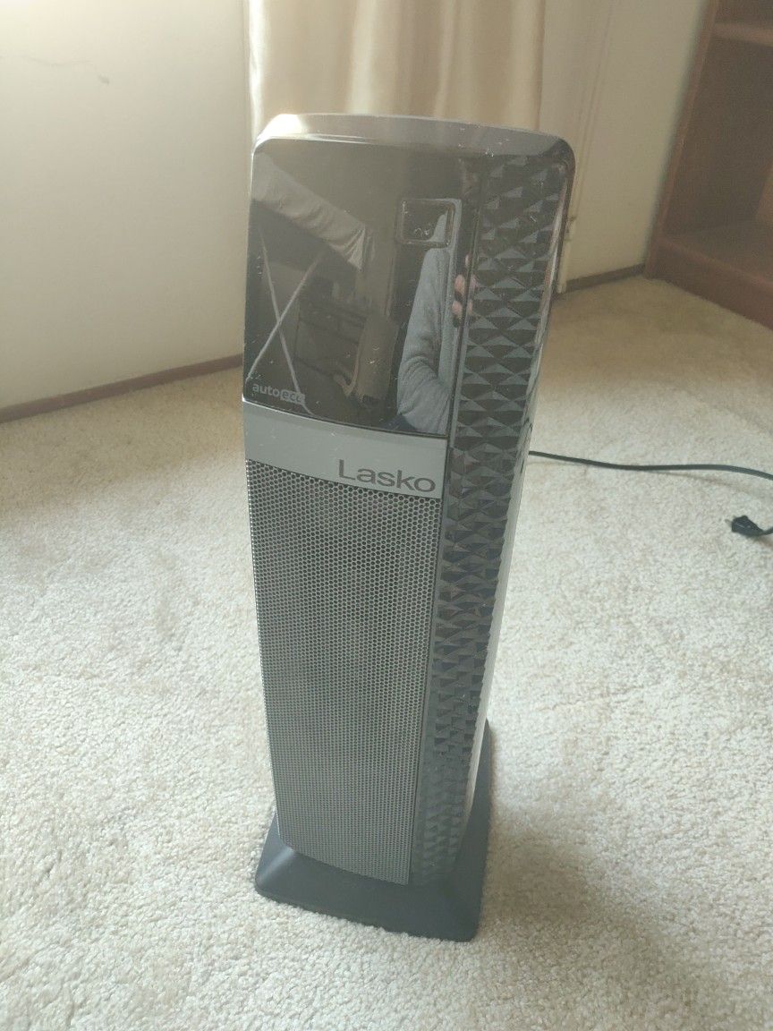 Lasko 22" Elite Collection Ceramic Heater