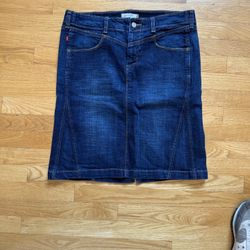 Levi’s indigo denim skirt - Size 10