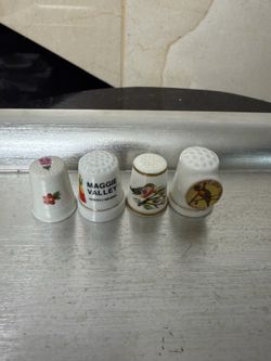 4 vintage porcelain souvenir thimbles