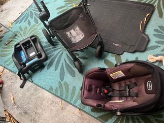 Even flow pivot infant combo, car seat, and stroller