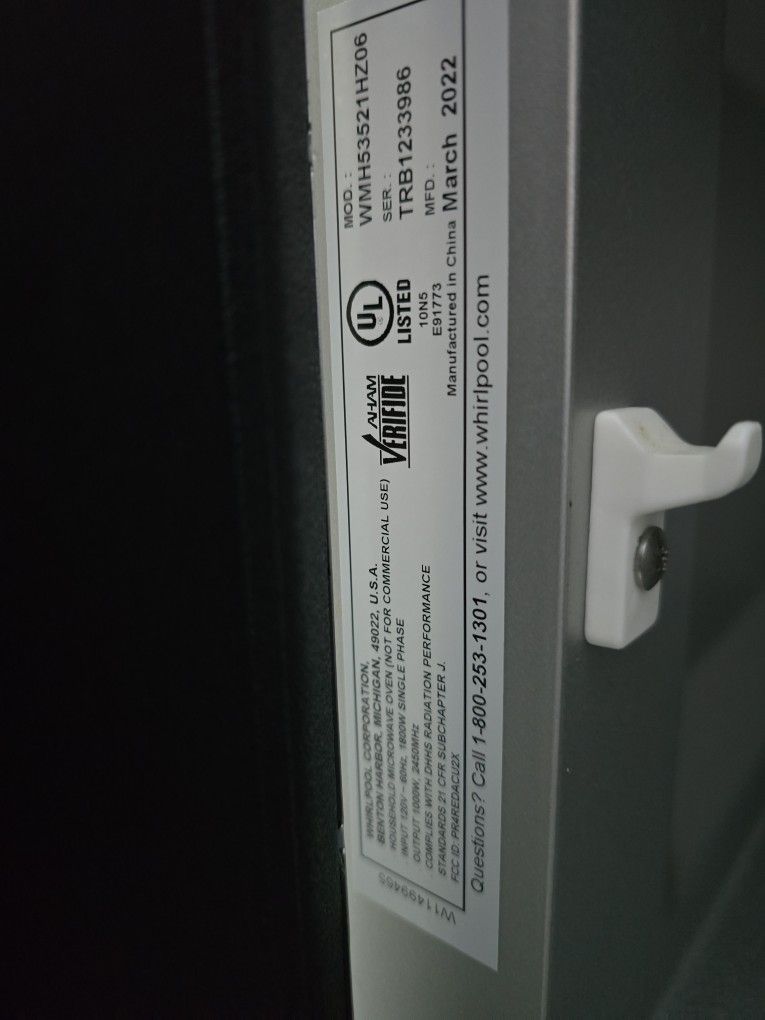 2.1Cu Ft Whirlpool Over the range Microwave / WMH53521HZ06