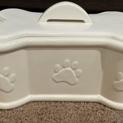 Ceramic bone pet treat dish