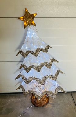 White and Gold Christmas tree