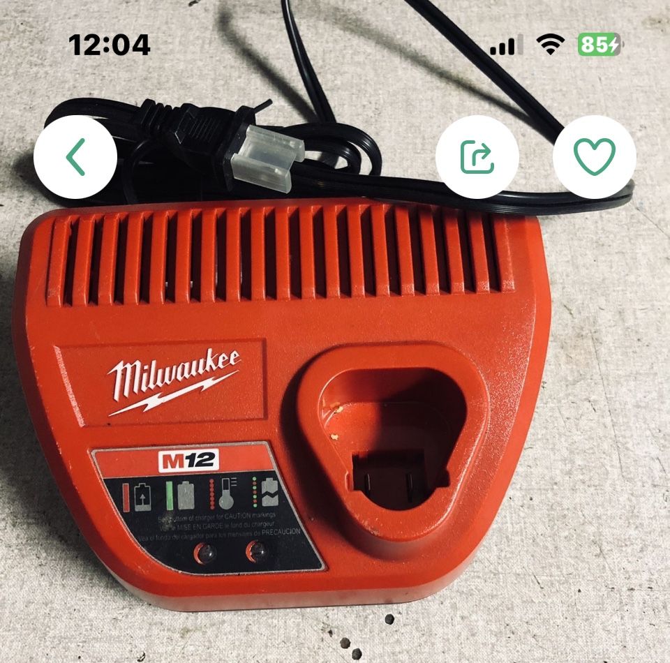 Milwaukee M12 Charger