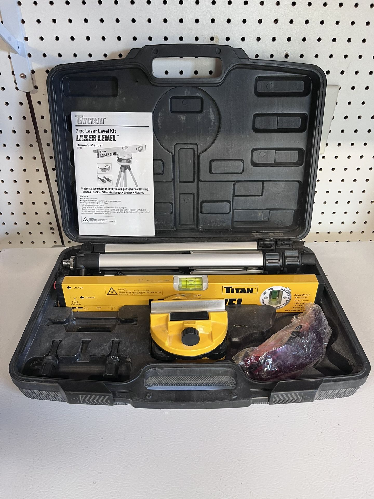 Titan Laser Level With Tripod