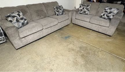 Grey couch set / ASKING $100