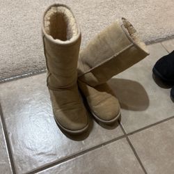 Uggs Women’s Size 5
