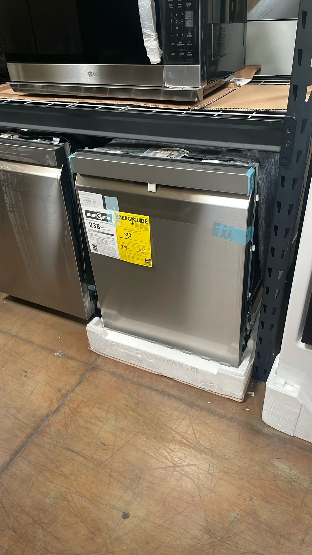 Stainless Steel Dis hwasher L G 24 Inch Wide