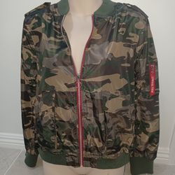 WOMEN'S CAMO BOMBER JACKET 🔥 