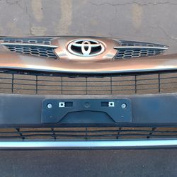 2013-2015 Toyota RAV4 Complete Front Bumper With Grill And Emblem And Fog Lights With Accessories. 