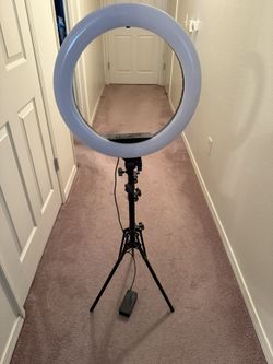 💡 **10-Inch Ring Light with Tripod – Great for Videos & Photos!** 💡
