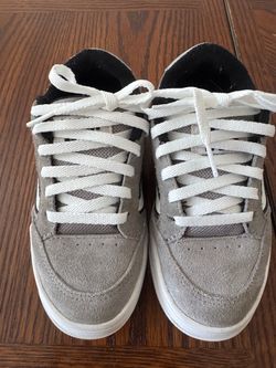 Vans Gray Suede Low-Top Skate Sneakers kids size 11