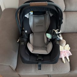 Nuna Air Infant Car Seat 