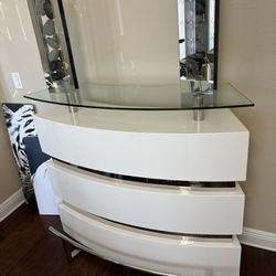 Half Mirrored White Glass Bar Table 