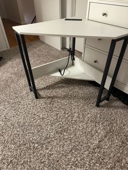 Small Corner Desk