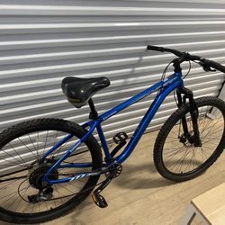 Hyper Mountain Bike For Men’s Or Woman’s 29 Inch Tires 