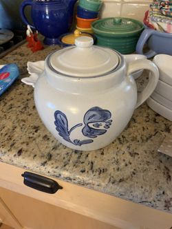 Vintage bean pot $25 OBO