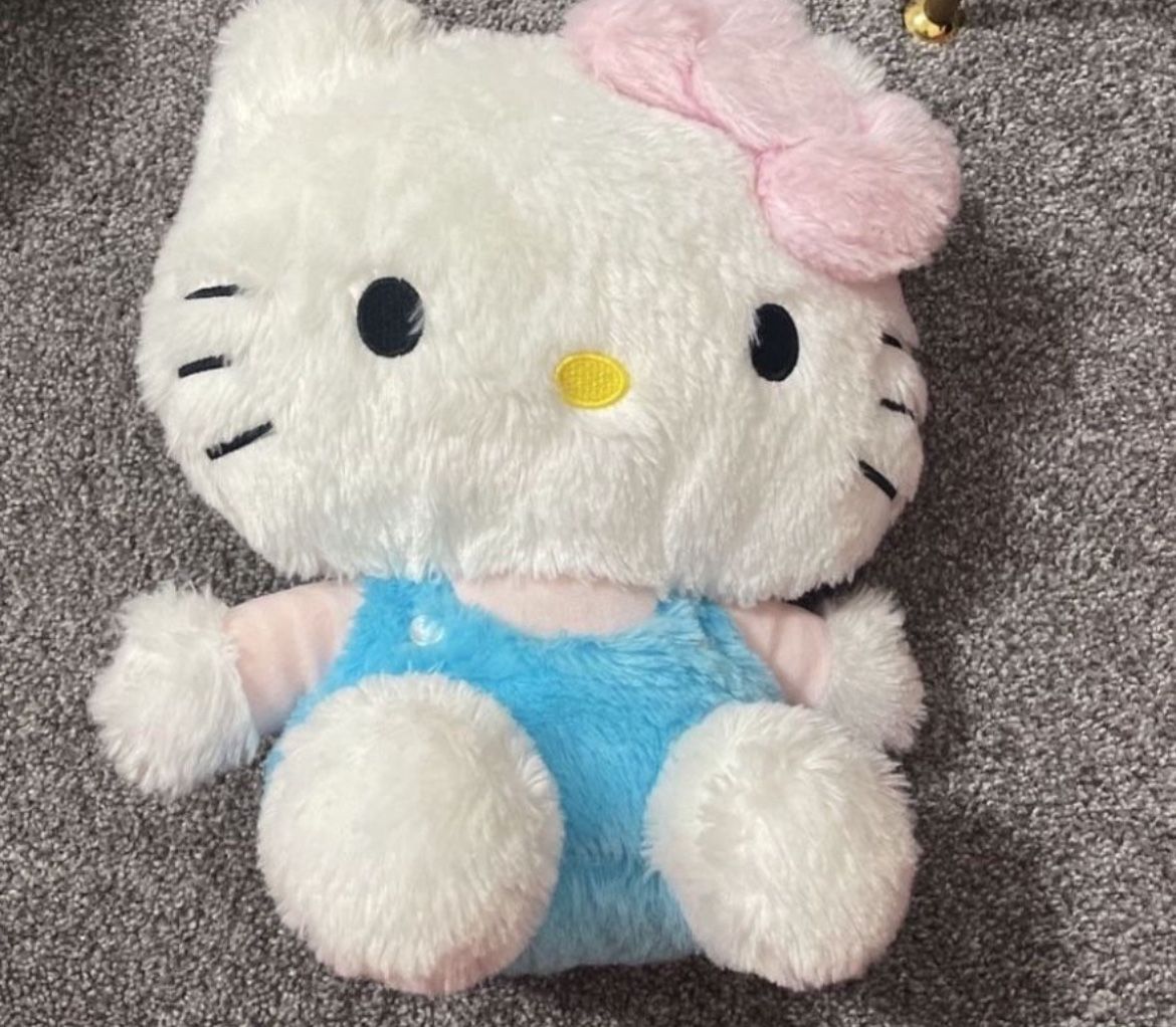 Hello Kitty Plushie