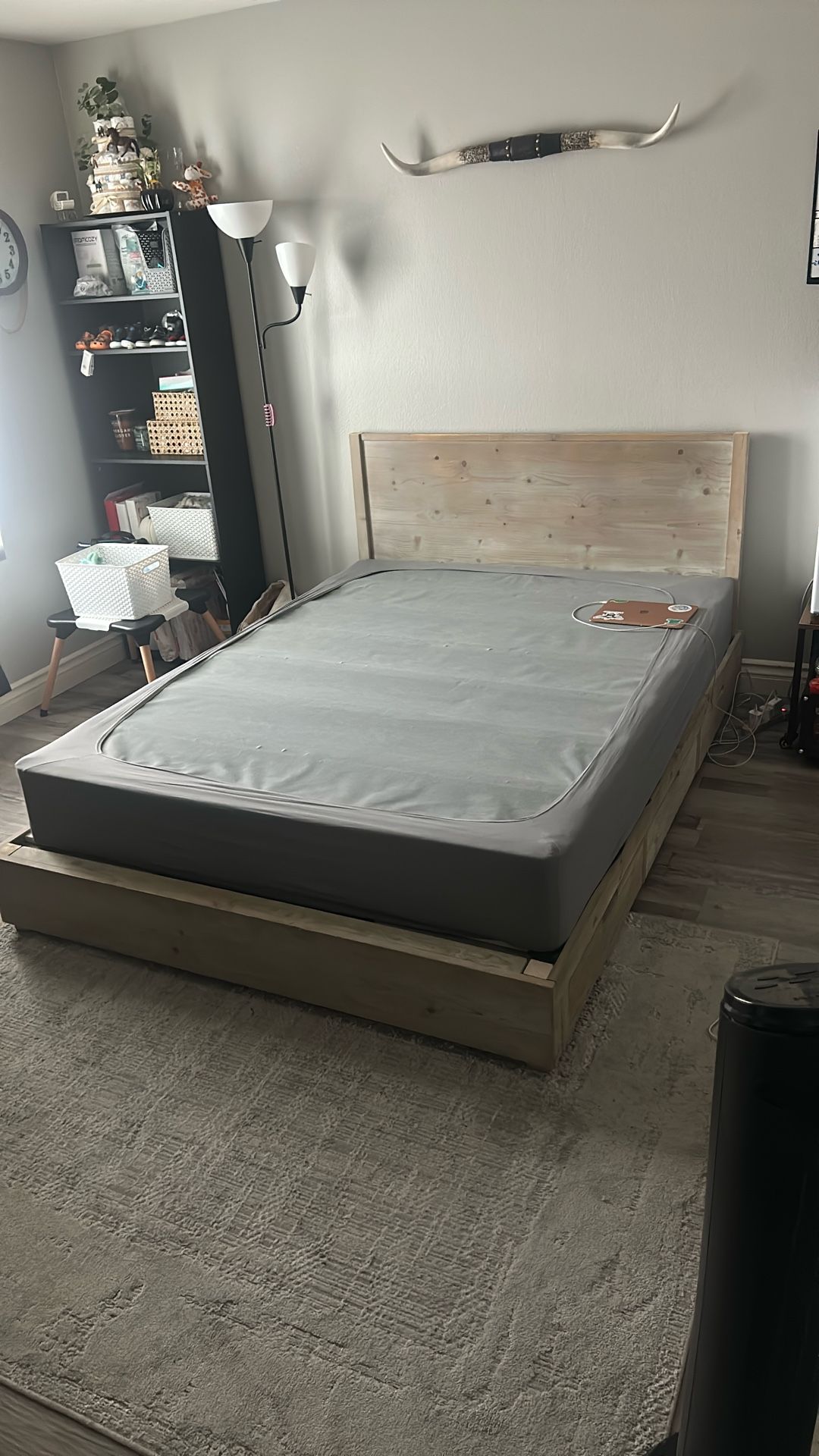 Queen Size Wooden Bed Frame With Storage