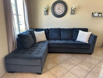 Amazing Couch perfect condition