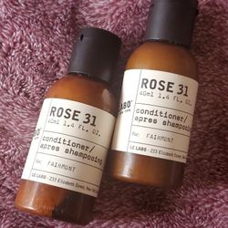 Le Labo Rose 31 Conditioner Fairmont Travel size 40ml 1.4 FL. OZ. 

ABOUT THE BRAND
Le Labo's instantly recognizable labels first appeared on the New 