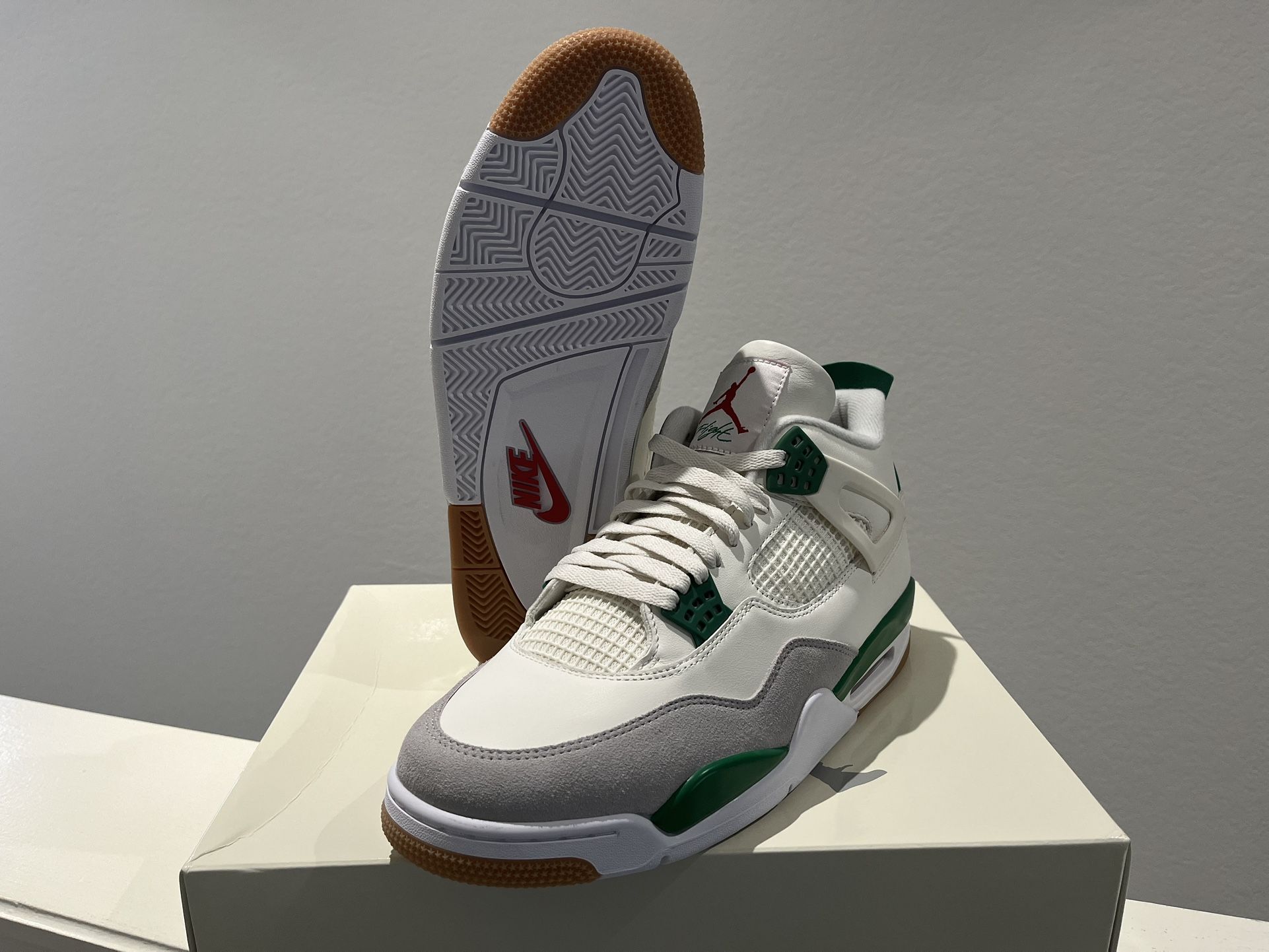 ℛℇ℘ℒℐℭḁ Air Jordan 4 Retro SB Pine Green - Size 12