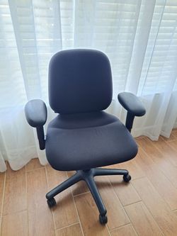 Black Fabric Swivel Rolling Adjustable Desk Chair