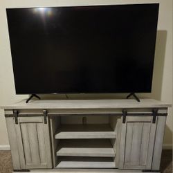 Carynhurst 60" TV Stand 