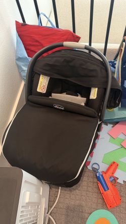 Chicco Key fit 30 With Zip Infant Car Seat With Base