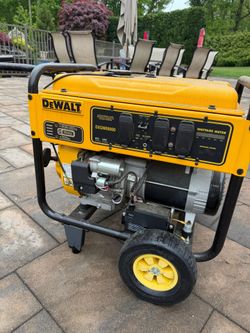 Dewalt 8000 Watt Portable Gas Generator w/ CO-Protect
