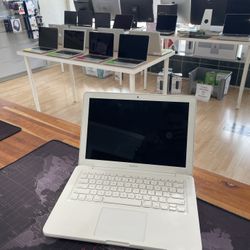 Apple Macbook Unibody Dual Core with SSD!!