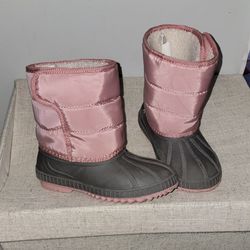 Old Navy Snow Boots 