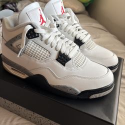 Jordan 4 White Cements Size 9.5