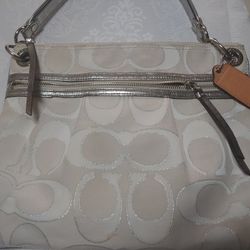 Coach bag - perfect for vacation or summer. White & Silver. Lightweight!

Coach