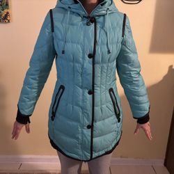 Nice Turquoise Color Women’s Coat Down Size S