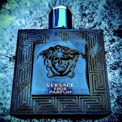 Versace Eau De Parfum Spray 